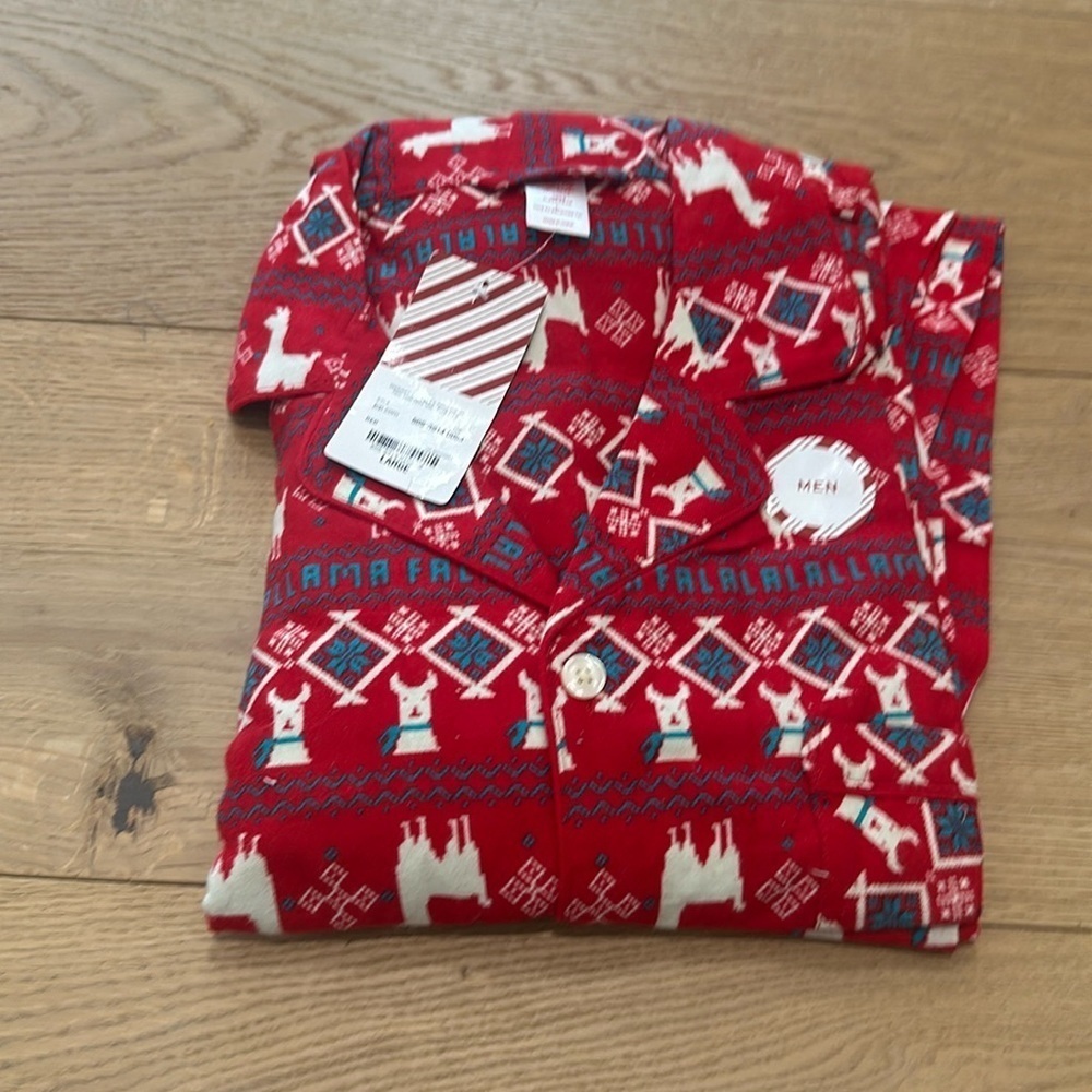 North Pole lama men’s pajamas L NWT